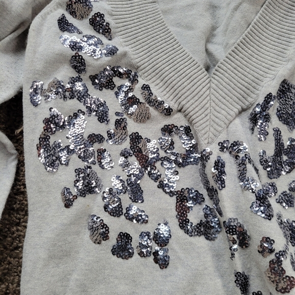 Leopard Print Sequin Sweater Woman's Express Size Medium - Picture 2 of 7